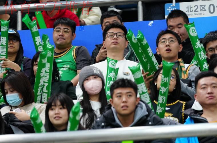 胜广厦发布会！谦逊回应赢球，直指斗志弥补不足，亲承示爱球迷！