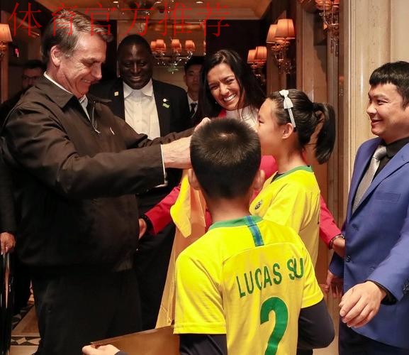 巴西科林蒂安青年队访华 中巴青年切磋球技 巴西科林蒂安青年队访华 中巴青年切磋球技