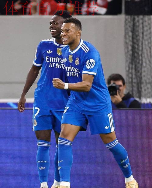 4-3逆转！姆巴佩拯救皇马：欧冠首次大四喜+创33年历史，获评10分